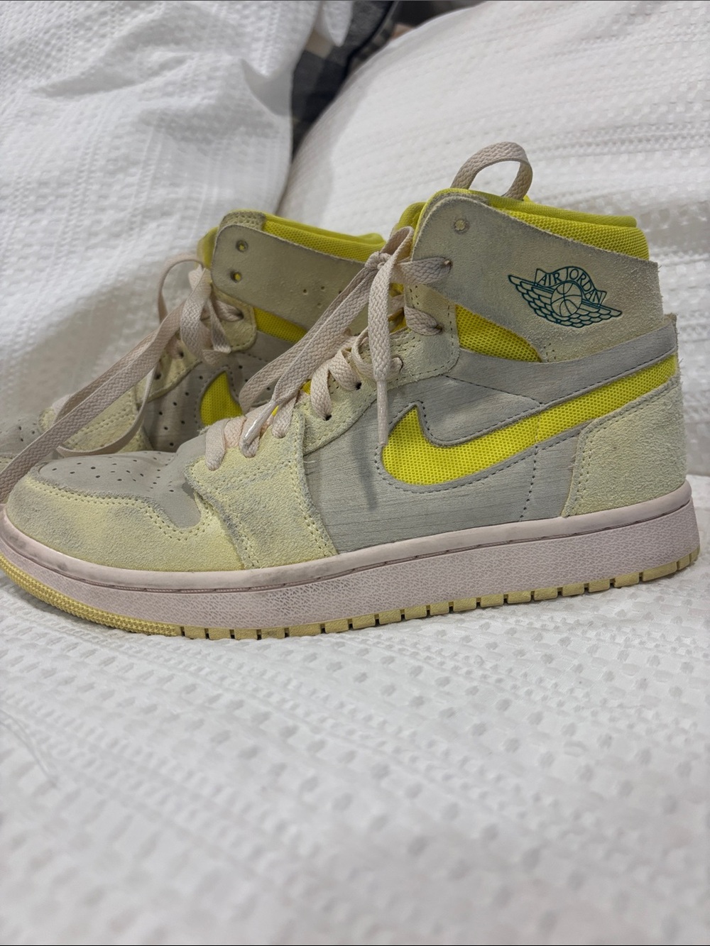 Nike High-Top Sneakers in Yellow and Cream